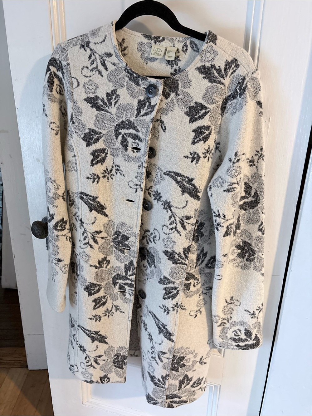 Lucy & Laurel Cream and Gray Floral Button-Front Cardigan Coat